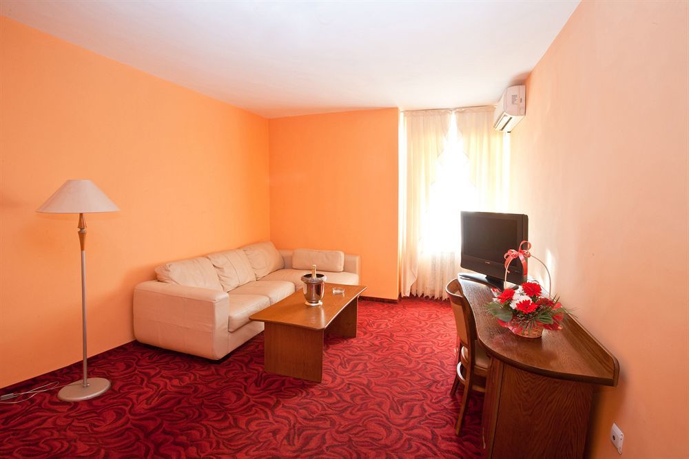 Hotel Blvd 7 Plovdiv Exteriör bild