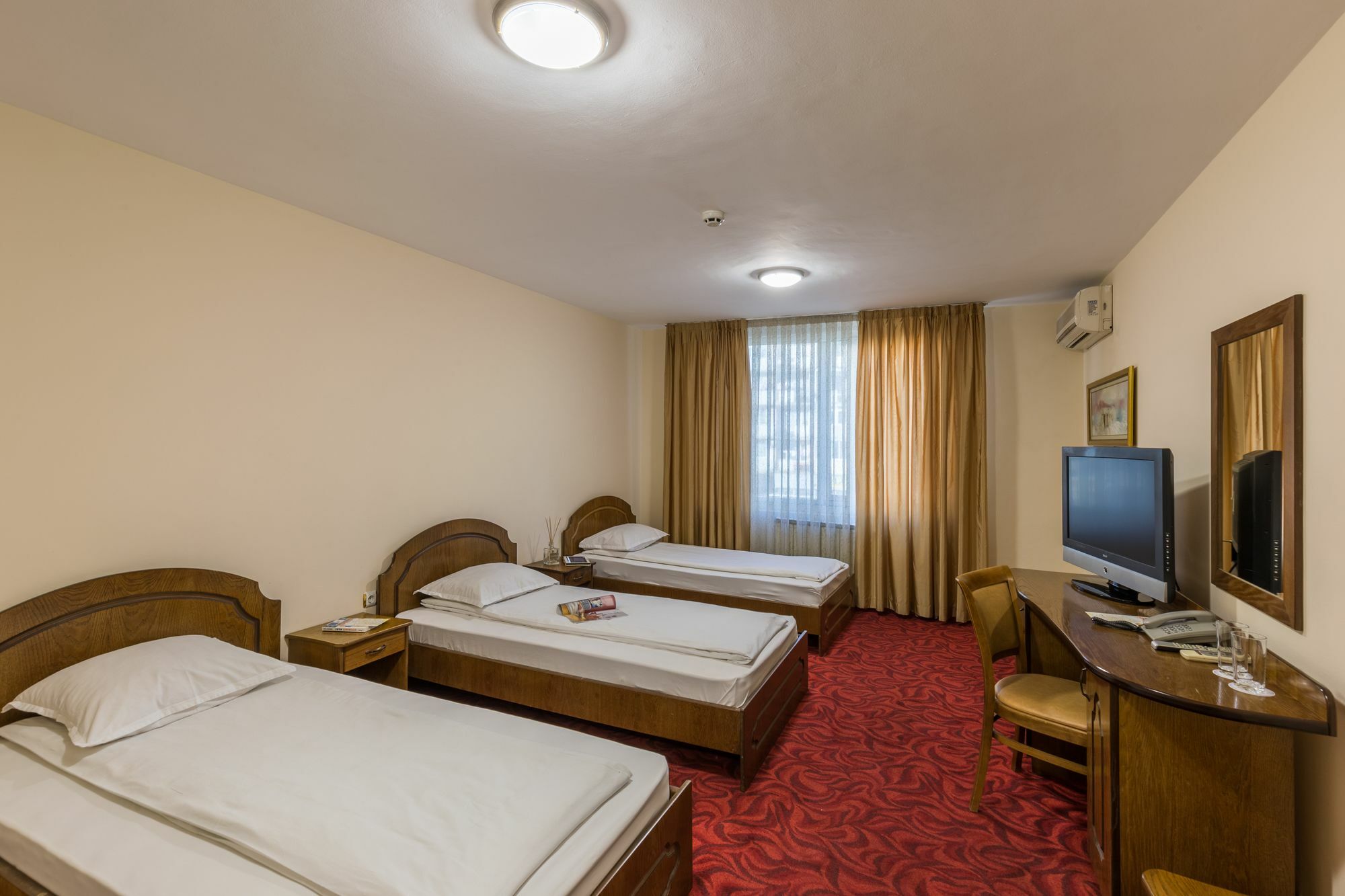 Hotel Blvd 7 Plovdiv Exteriör bild